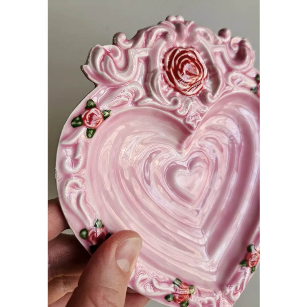 Vintage Pink Ceramic Heart-Shaped Soap Dish Tricket Tray – 3D Rose Accents